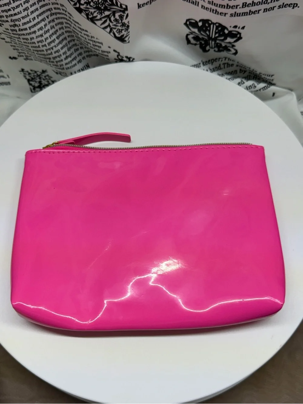2 Cosmetic Pouch with 3 Beauty Items
